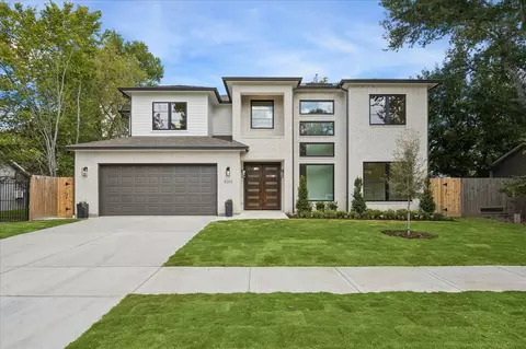 8306 Western Dr, Houston, TX 77055