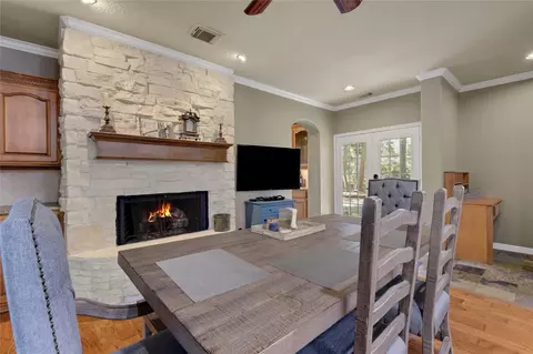 10235 Holly Grv, Conroe, TX 77304