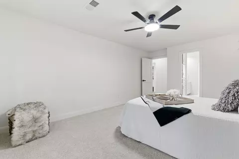 Bedroom - 5 Devonshire Dr, Conroe, TX 77304 photo 2 of 5