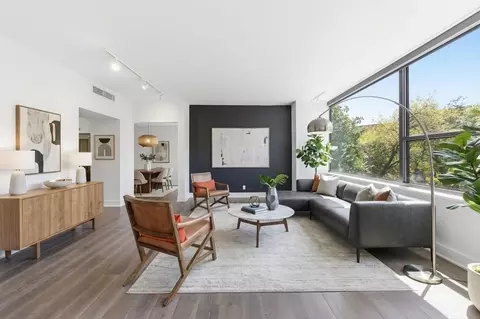 15 Greenway Plz #3A, Houston, TX 77046