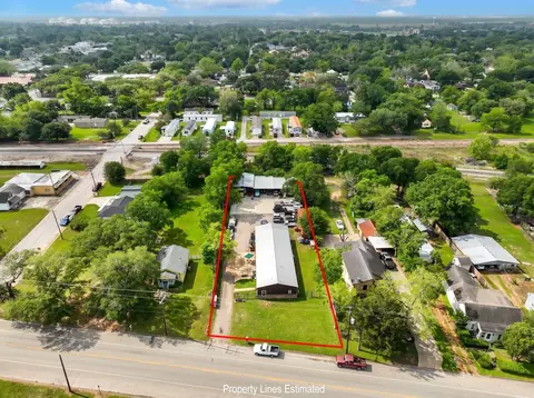 518 Columbus Rd, Sealy, TX 77474