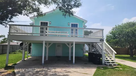 1010 22nd St, San Leon, TX 77539