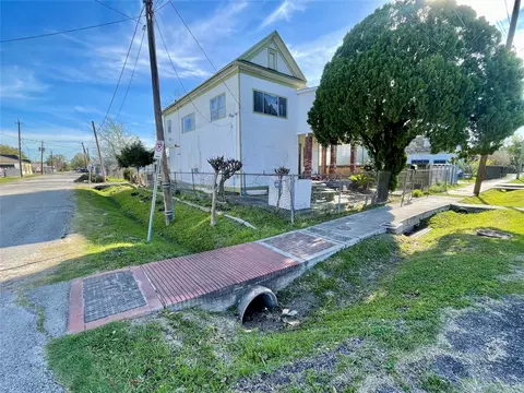 3601 Engelke St, Houston, TX 77003