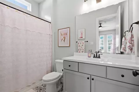 Bath - 7218 Switchgrass Ln, Katy, TX 77493 photo 4 of 5