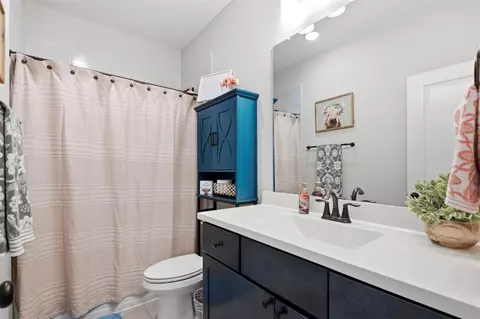 Bath - 7218 Switchgrass Ln, Katy, TX 77493 photo 5 of 5