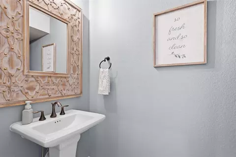Bath - 7218 Switchgrass Ln, Katy, TX 77493 photo 2 of 5