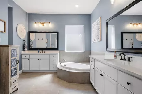 Bath - 7218 Switchgrass Ln, Katy, TX 77493 photo 1 of 5