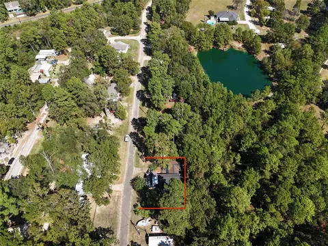 458 Rain Forest Rd, Onalaska, TX 77360