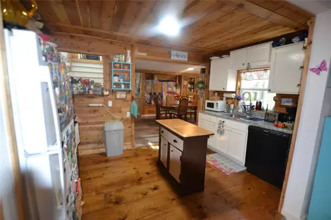 Kitchen - 458 Rain Forest Rd, Onalaska, TX 77360 photo 1 of 1