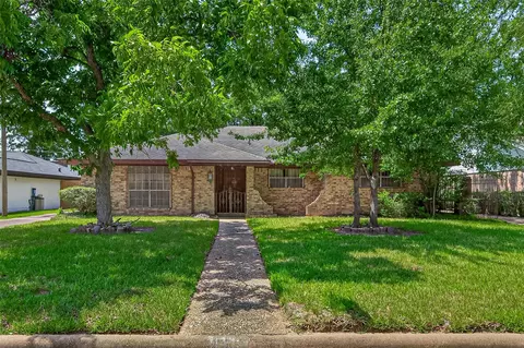 5311 Alba Rd, Houston, TX 77091