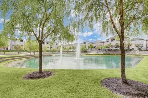 6136 Cottage Grove Lake Dr, Houston, TX 77007