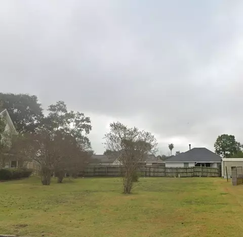 8117 Woodfern Ct, Port Arthur, TX 77642