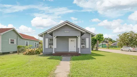 1131 W 2nd St, Freeport, TX 77541