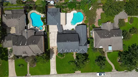 12306 Laneview Dr, Houston, TX 77070
