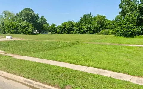 1501 S La Salle St, Navasota, TX 77868
