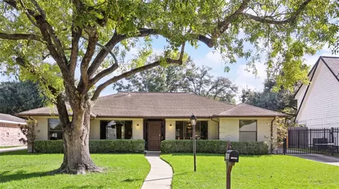 10831 Olympia Dr, Houston, TX 77042