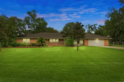 430 S Burnett Dr, Baytown, TX 77520