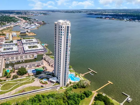 4821 Nasa Pkwy Pkwy #21W, Seabrook, TX 77586