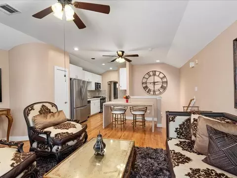 Living - 5941 S Loop Loop E #504, Houston, TX 77033 photo 5 of 5