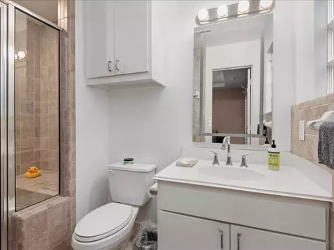 Bath - 5941 S Loop Loop E #504, Houston, TX 77033 photo 1 of 3