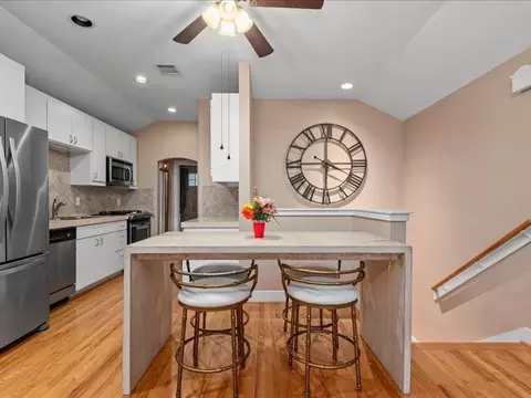 Kitchen - 5941 S Loop Loop E #504, Houston, TX 77033 photo 5 of 5