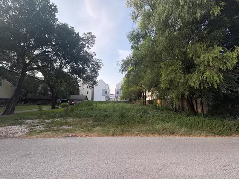 1235 W 22nd St, Houston, TX 77008