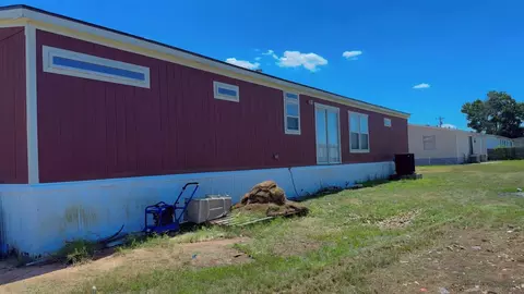 Exterior - 15541 Schank Rd, Conroe, TX 77306 photo 2 of 3