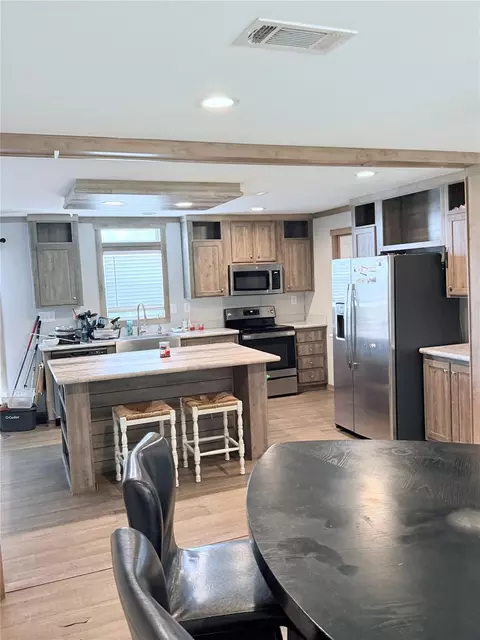 Kitchen - 15541 Schank Rd, Conroe, TX 77306 photo 2 of 7