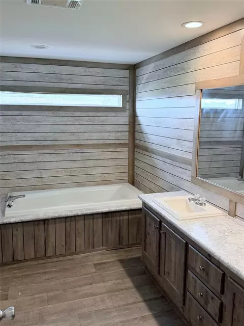 Bath - 15541 Schank Rd, Conroe, TX 77306 photo 2 of 5