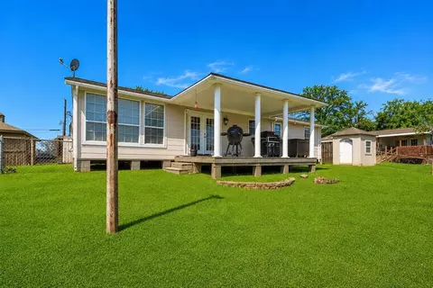 Exterior - 118 Willow Oak Dr, Trinity, TX 75862 photo 2 of 4
