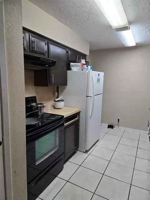 Kitchen - 4419 Mossygate Dr, Spring, TX 77373 photo 2 of 2