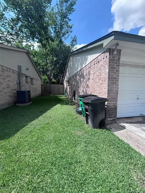 Exterior - 4419 Mossygate Dr, Spring, TX 77373 photo 2 of 6