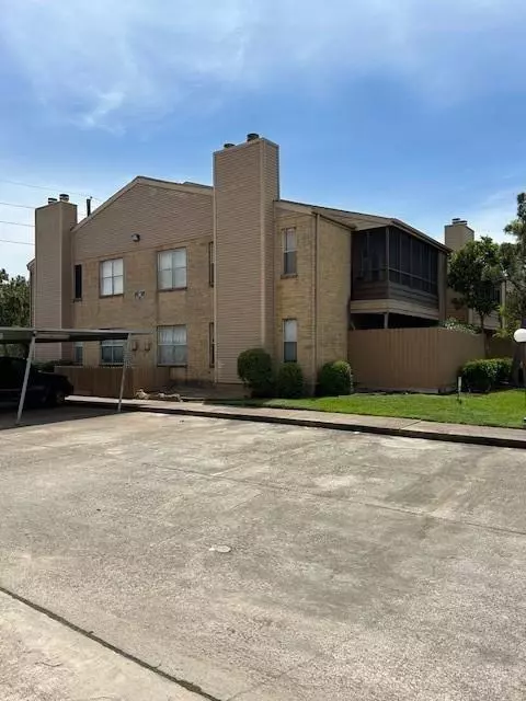 10555 Turtlewood Ct #2111, Houston, TX 77072