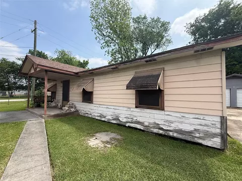 15818 Waverly Dr, Houston, TX 77032