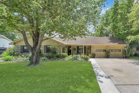 109 Maple St, Conroe, TX 77301 photo 1