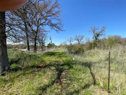 1111 Luu Rd, Calvert, TX 77837