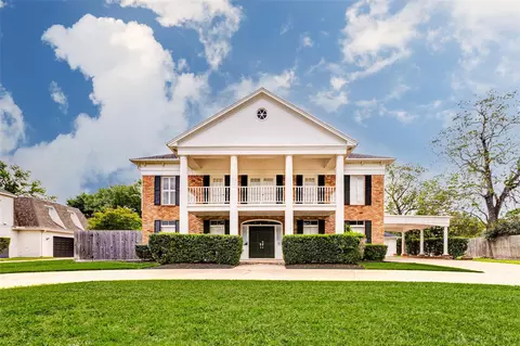 1327 E Vistawood Dr, Houston, TX 77077