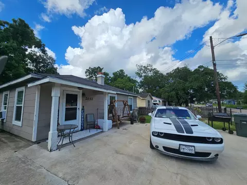 2032 Delaware St, Beaumont, TX 77703