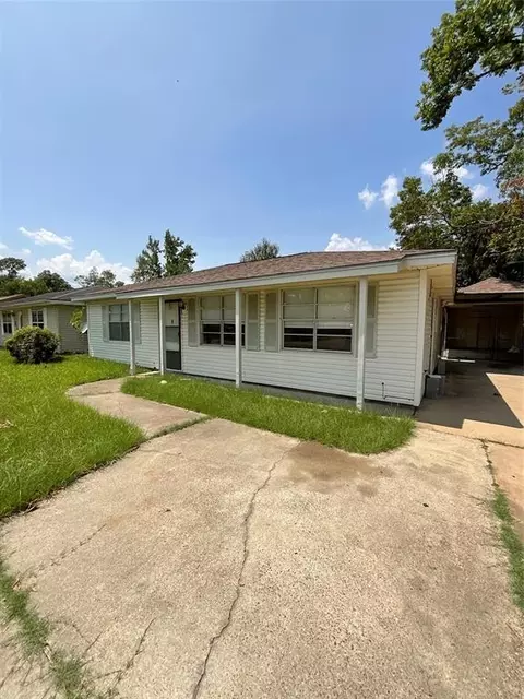 3626 Hemlock Ln, Orange, TX 77630 photo 1