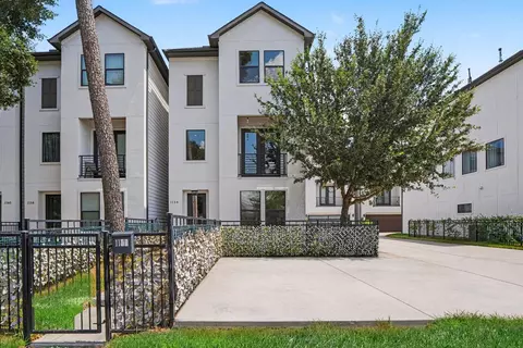 1156 Wycliffe Dr, Houston, TX 77043