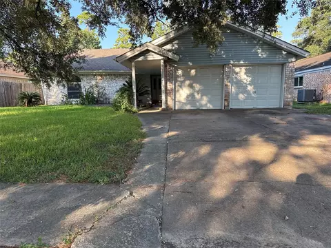 16214 Deer Lick Dr, Houston, TX 77090