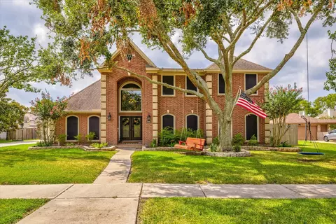 2402 Sarasota Dr, Friendswood, TX 77546