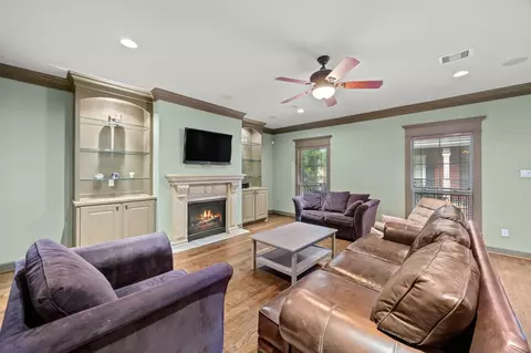 1106 W 18th St #A, Houston, TX 77008