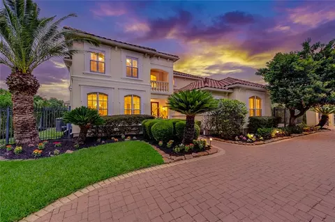 14114 Barnhart Blvd, Houston, TX 77077