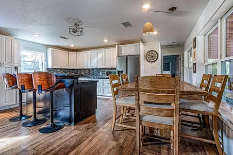 Kitchen - 190 Artesian, Onalaska, TX 77360 photo 2 of 5