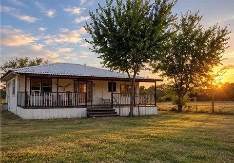 875 Shupak Rd, Bellville, TX 77418