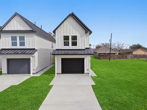 524 N 4th St, La Porte, TX 77571