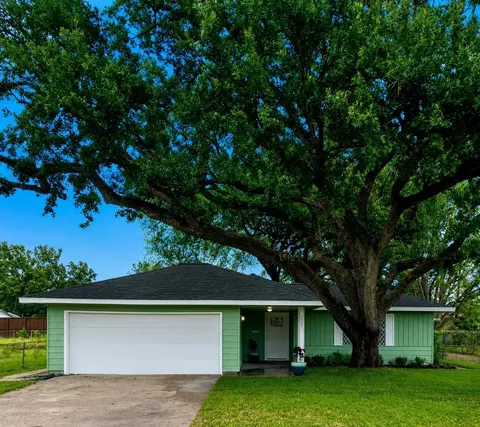 2337 Pearland Ave, Pearland, TX 77581