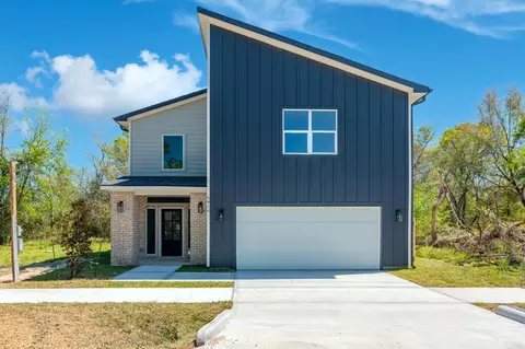 6814 Champion Ln, Houston, TX 77091