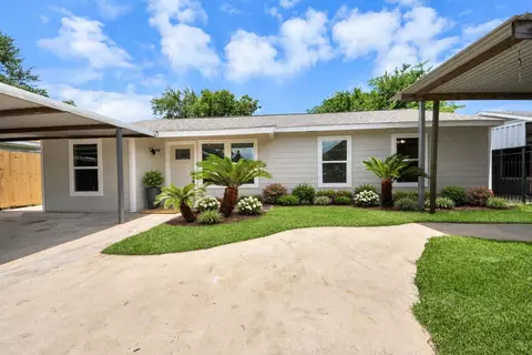 5111 Willow Glen Dr, Houston, TX 77033